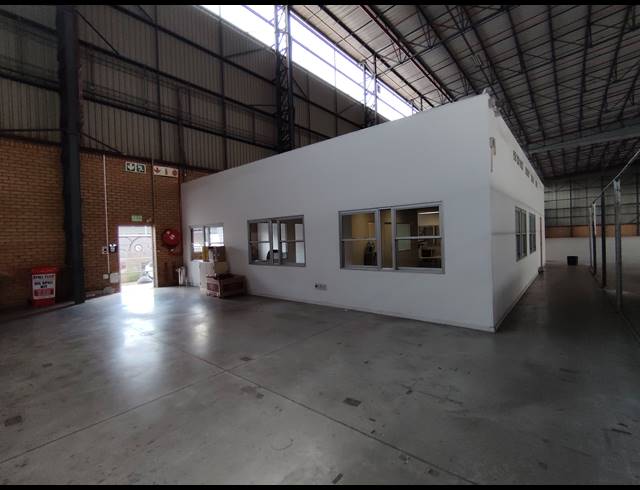13,926M² WAREHOUSE TO LET IN GOSFORTH PARK
